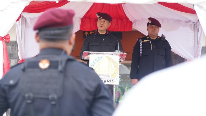dirjen imigrasi silmy karim saat memimpin apel pembukaan operasi jagratara dok imigrasi 2 169